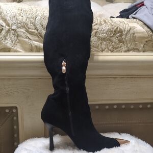 Chic Black Heeled Boots for Women